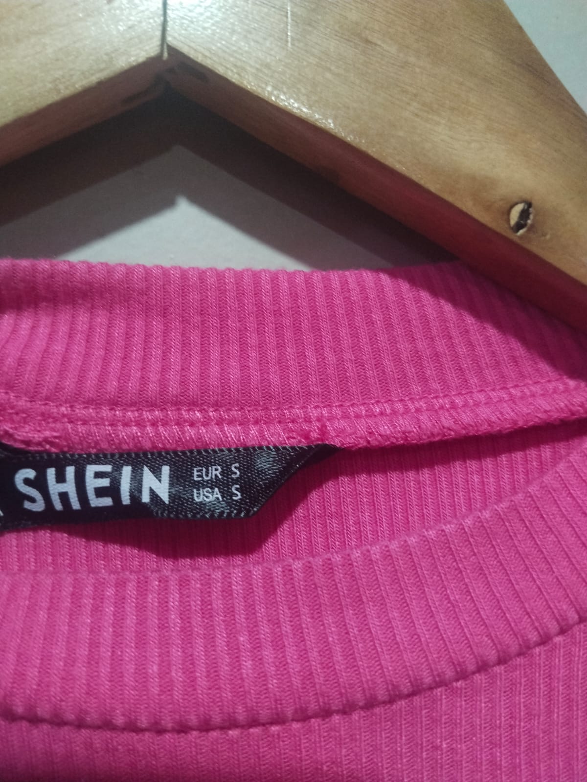 SHEIN Sleeveless Pleated Halter Neck Dress