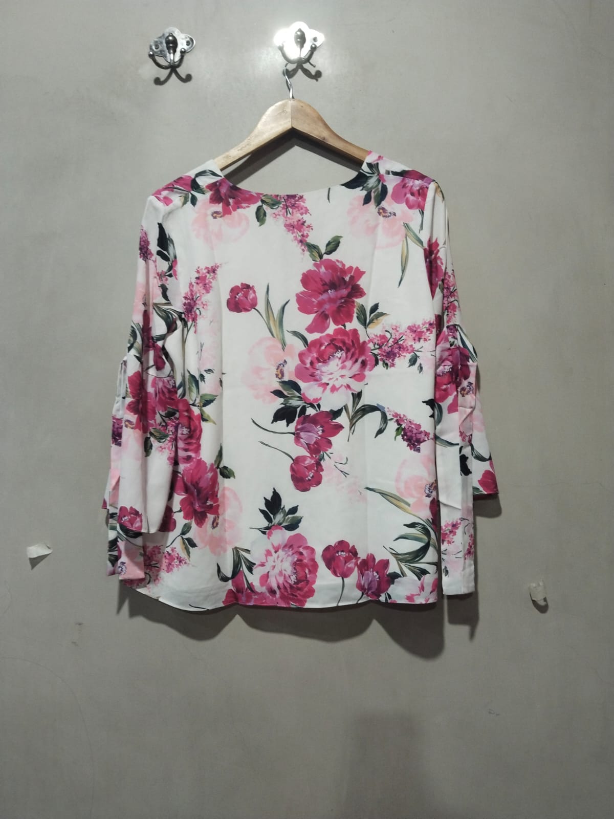 Wallis Magenta Floral Print V-Neck Swing Top