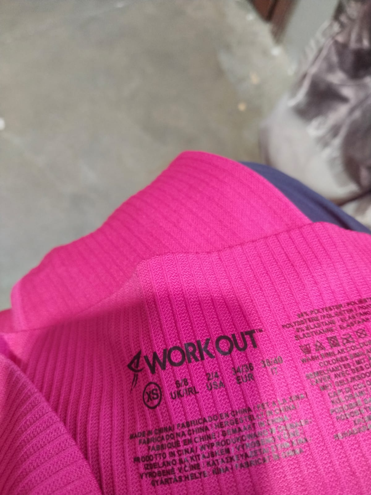 Performance Gym Wear: High-Waisted Leggings & Zip Crop Top