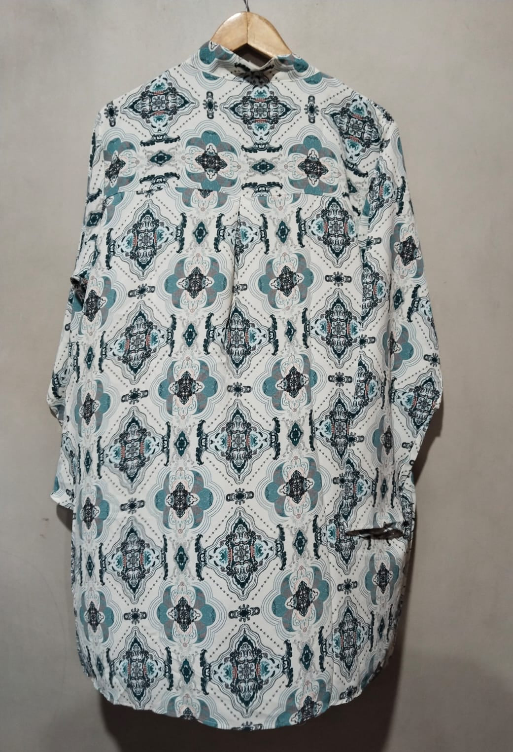 HuiXue Women's Grey & Teal Patterned Tunic Top
