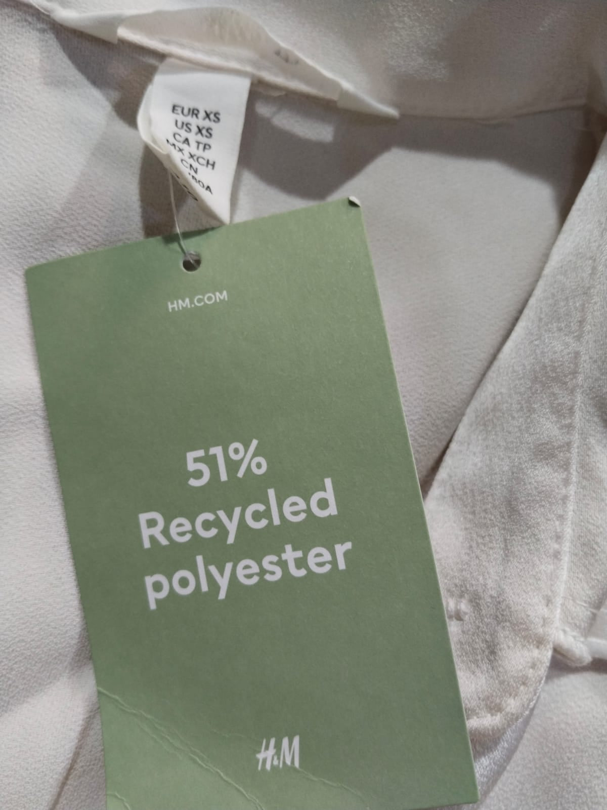 H&M Women's White Button Down Collared Shirt