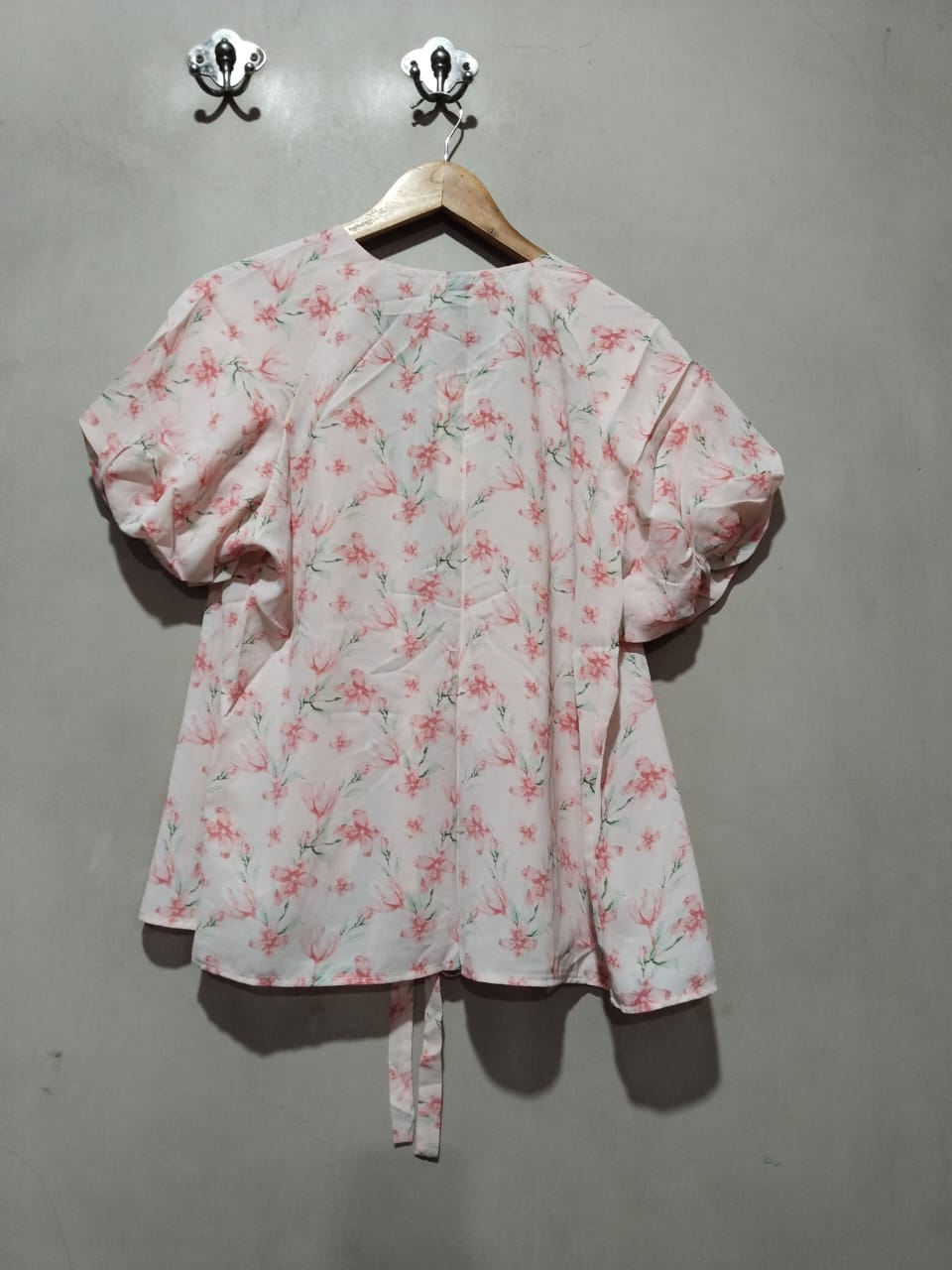 DAZY Allover Floral Print Puff Sleeve Tie Back Blouse