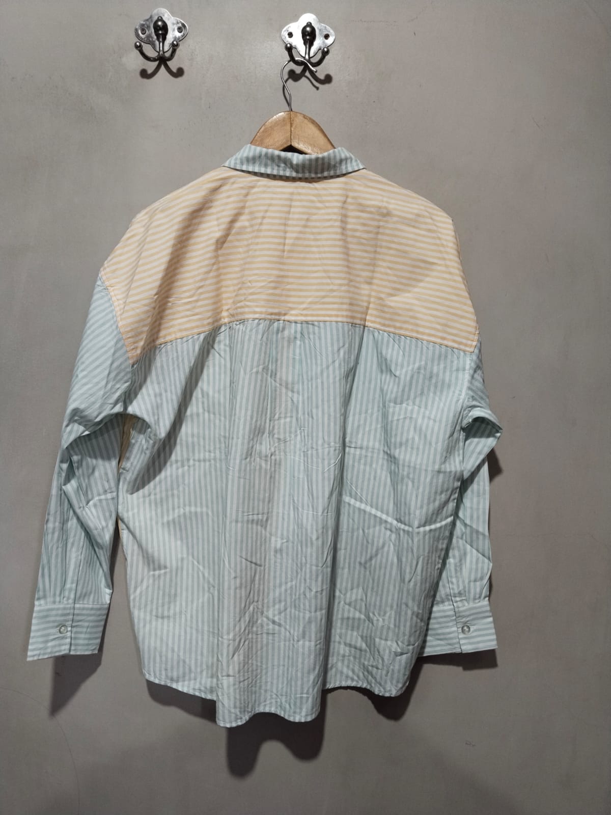 Anko | M | Bust 25 | Color-Blocked Striped Button-Down Shirt