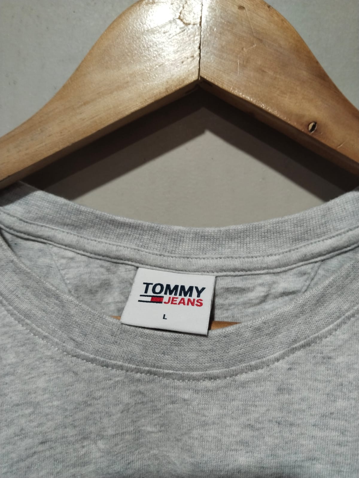 TOMMY JEANS | L | Bust 22 |Varsity Logo T-Shirt