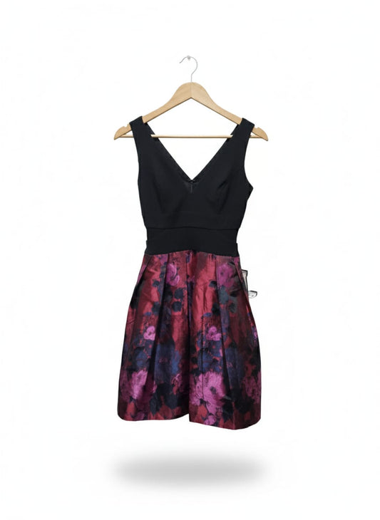 XSCAPE | S |Bust 15 | Black V-Neck Floral Brocade Fit & Flare Dress