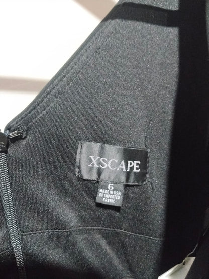 XSCAPE | S |Bust 15 | Black V-Neck Floral Brocade Fit & Flare Dress