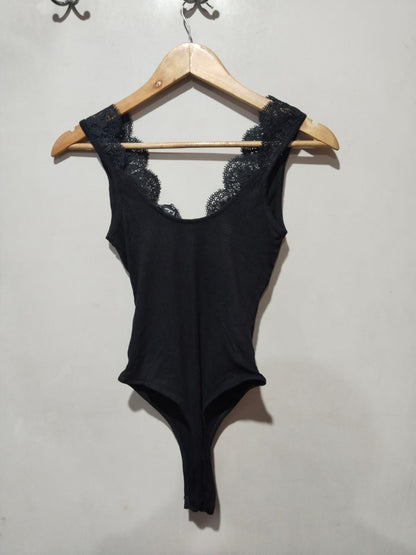 LULUS|XS|BUST 11| Ravalli Black Lace Ribbed Sleeveless Bodysuit