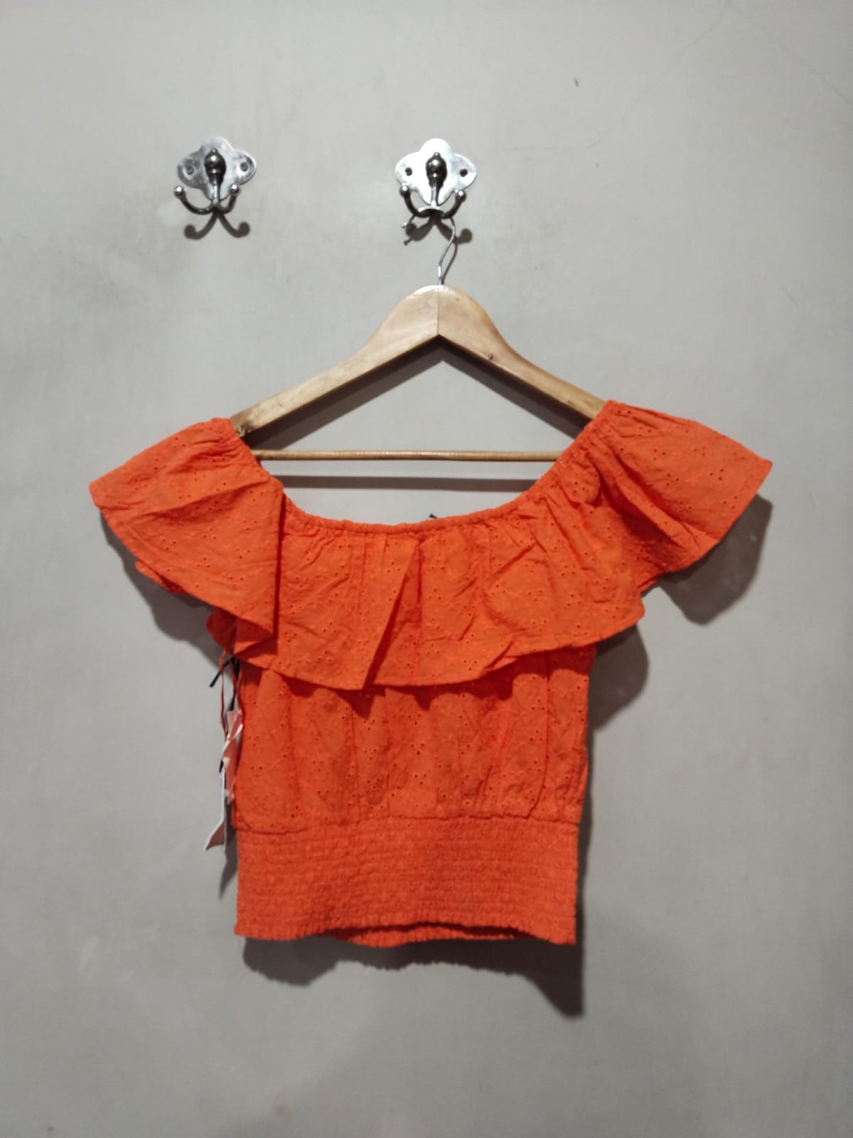 1.STATE|S|BUST 13|Orange Eyelet Off-Shoulder Crop Top