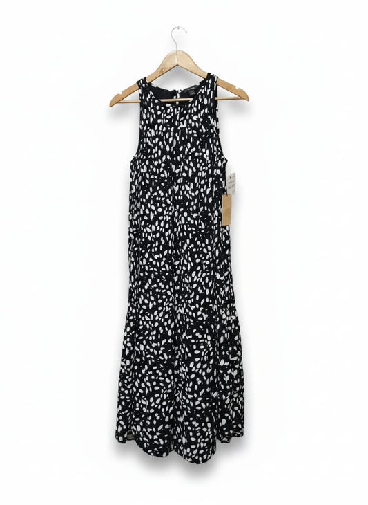 HALOGEN|M|BUST 19| Black And White Abstract Midi Dress