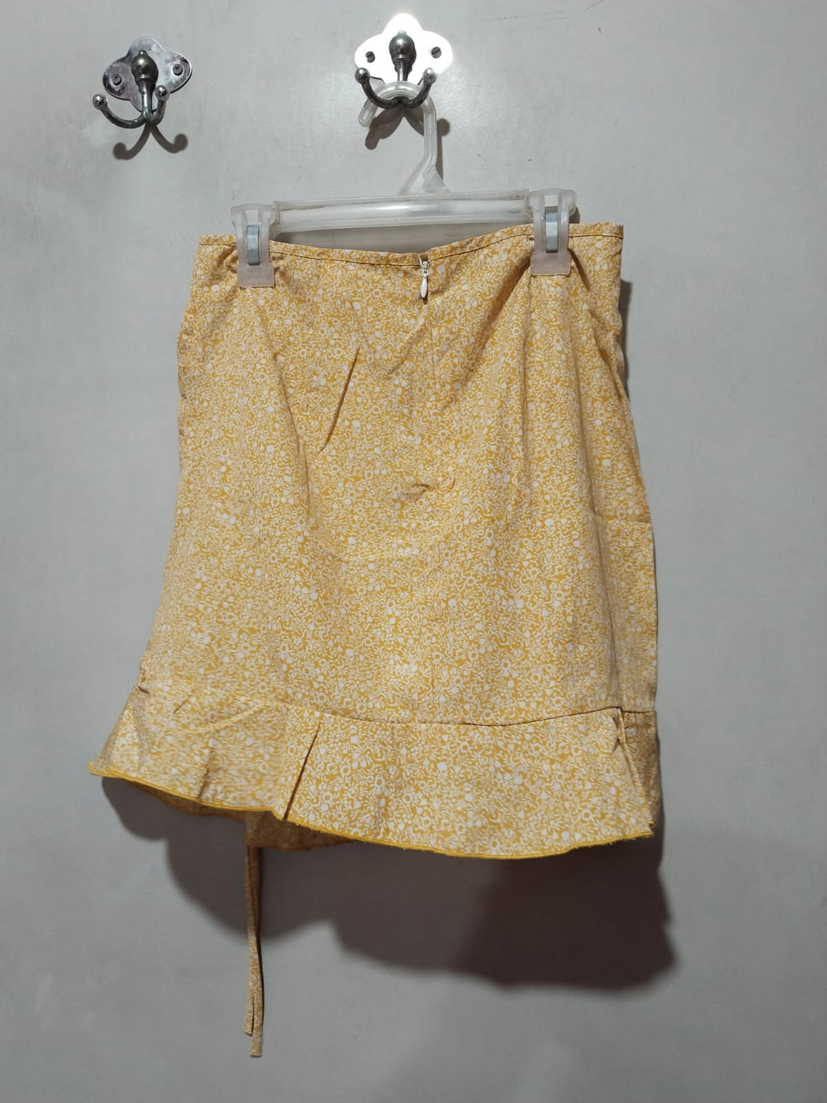 BETTER BE| S|WAIST 27|YELLOW FLORAL RUCHED MINI SKIRT
