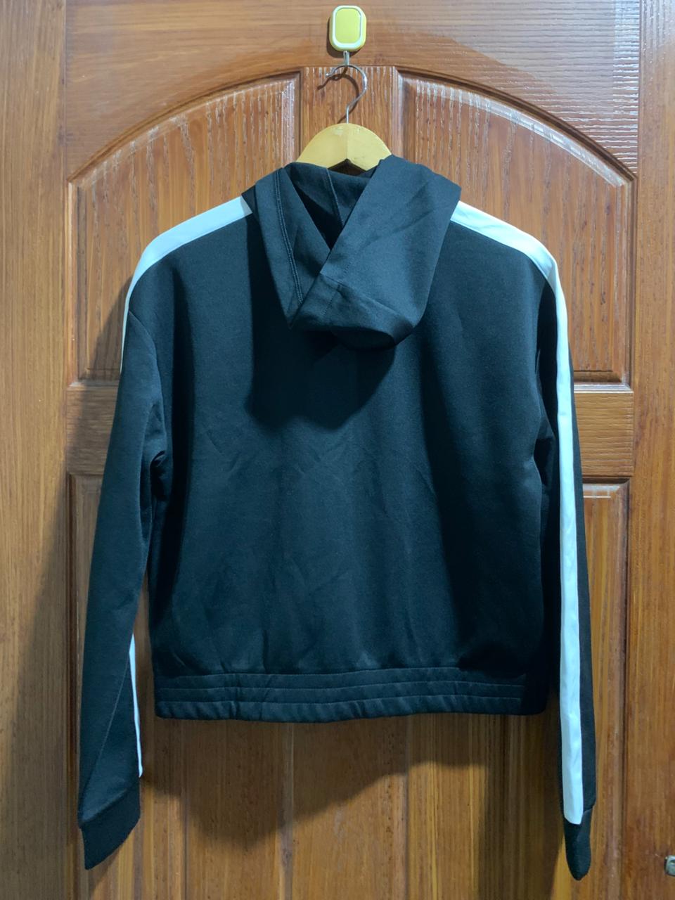 H&M MOVE|M|BUST 21| BLACK ZIP-UP HOODIE WITH WHITE SIDE STRIPES