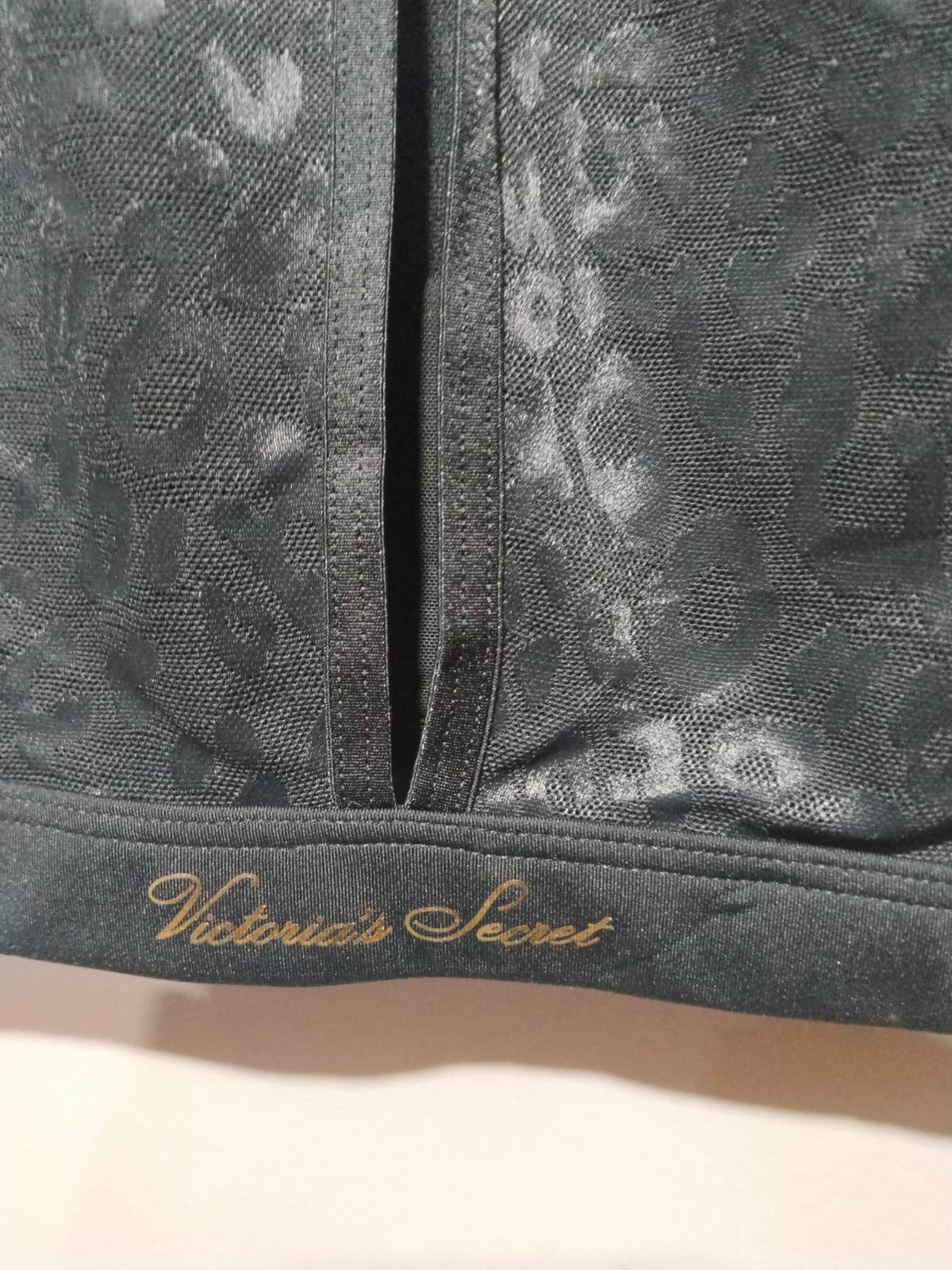 VICTORIA'S SECRET|S|BUST 12|Black Mesh Crop Top