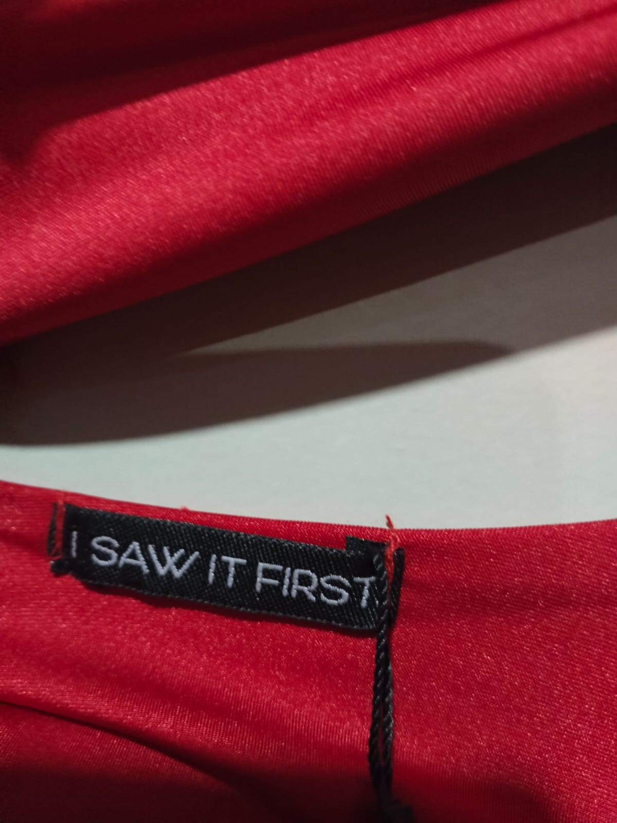 I SAW IT FIRST|M|BUST 13.5|Red Scoop Neck Crop Top