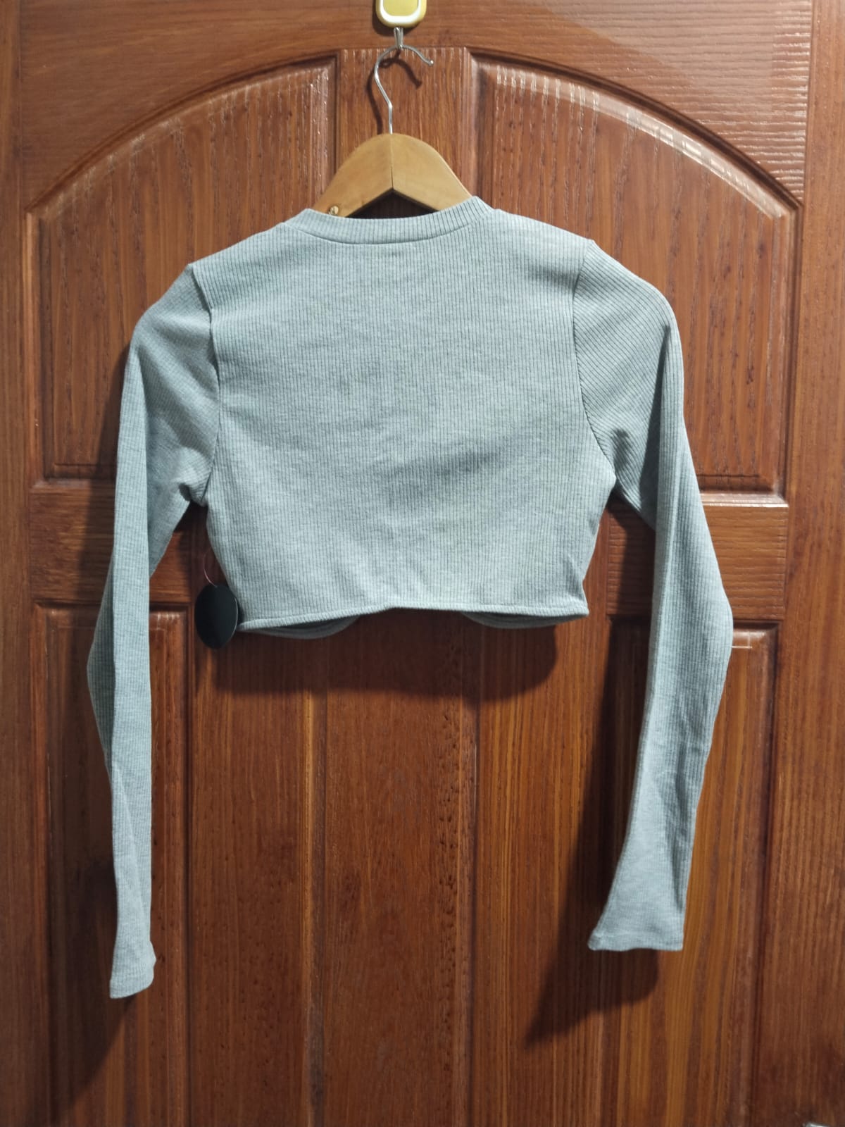 HOT MIAMI STYLE|M|BUST 15|Knit Fabric Curved Hem Cropped Long Sleeve Top