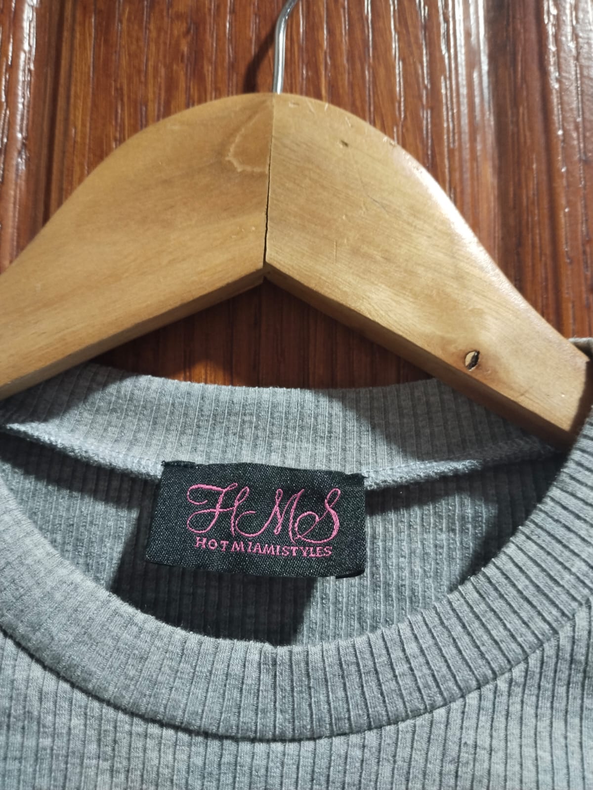 HOT MIAMI STYLE|M|BUST 15|Knit Fabric Curved Hem Cropped Long Sleeve Top