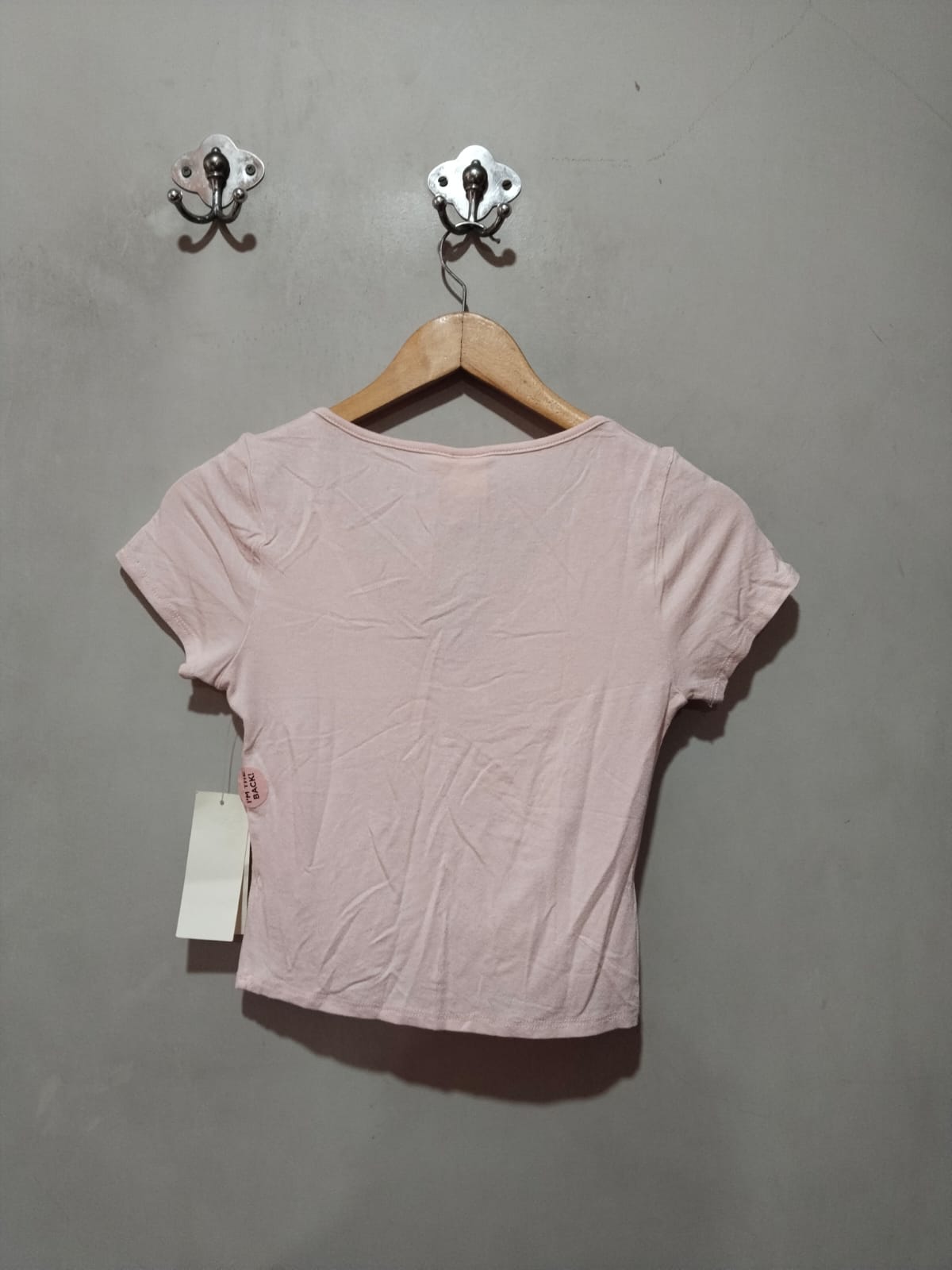 LIVE IN THE MOMENT|S|BUST 14|Ruched V-Neck Crop Top