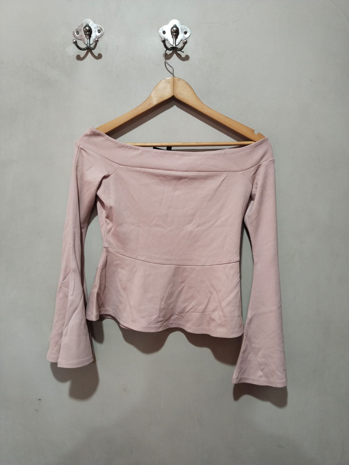BCBG MAXAZRIA|S|BUST 16|C2|“Tia” Off-Shoulder Long-Sleeved Top