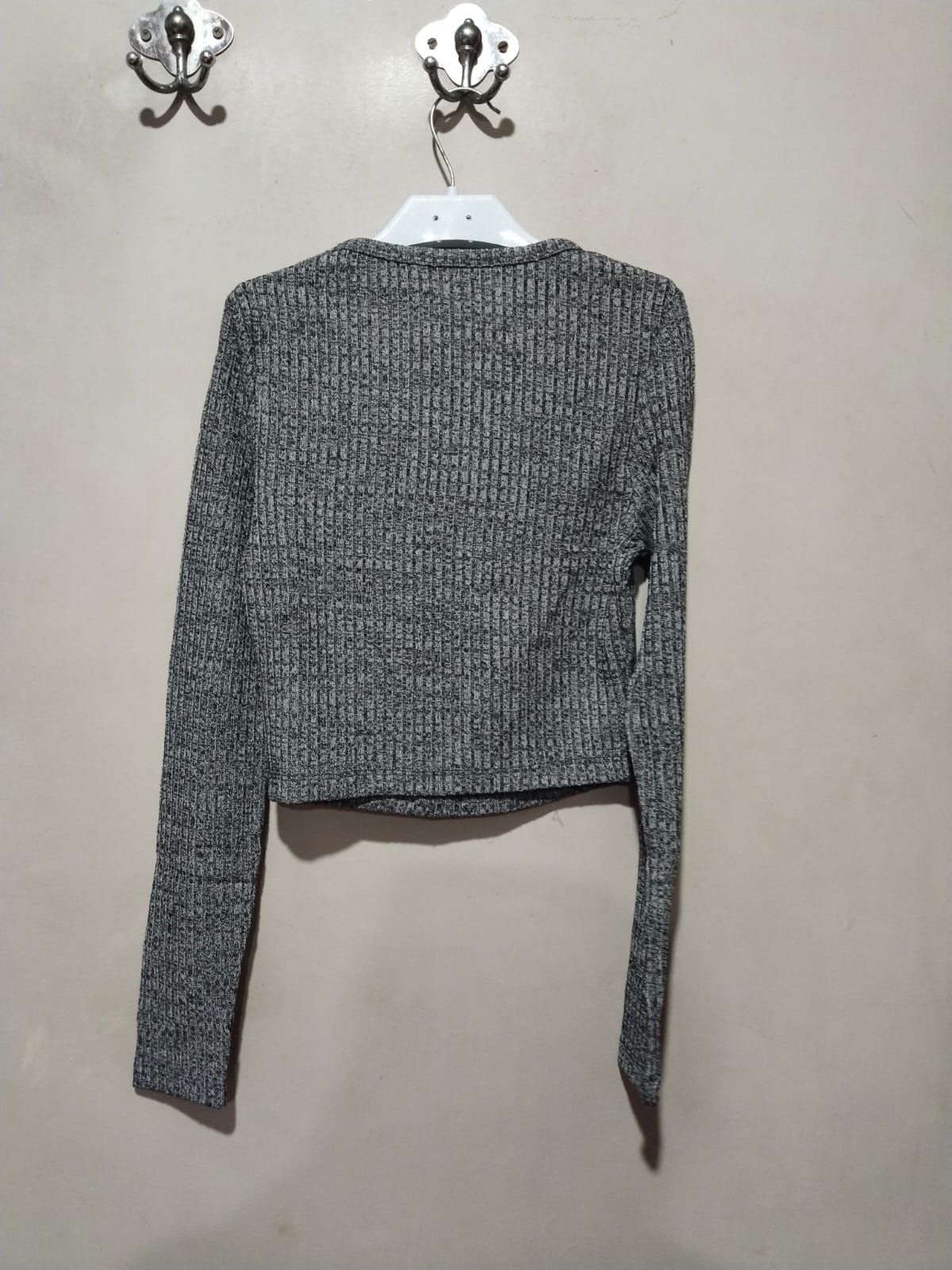 SHEIN|XS|BUST 13|Womens V Neck Ribbed Knit Crop Sweater