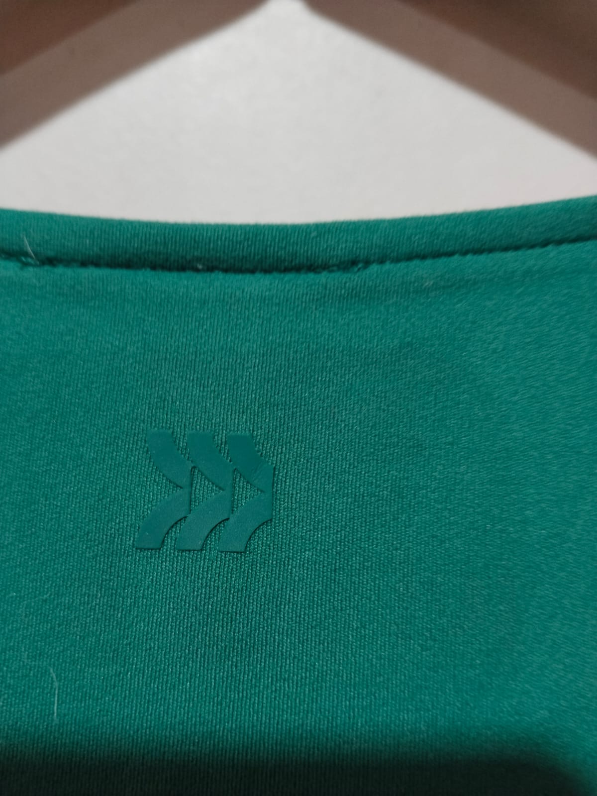 ALL IN MOTION|L|BUST 17.5|The Hightech Tapered T in Green