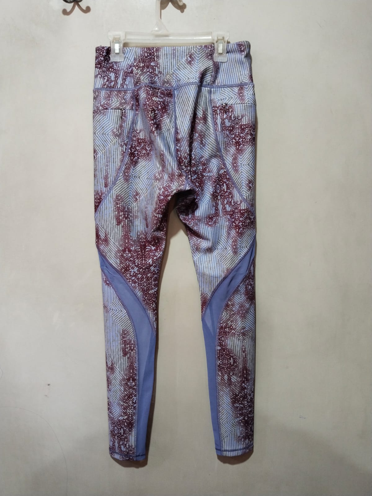 CALIA| S|WAIST 28|Carrie Underwood Women's Essentials Printed Zipper Pocket Leggings