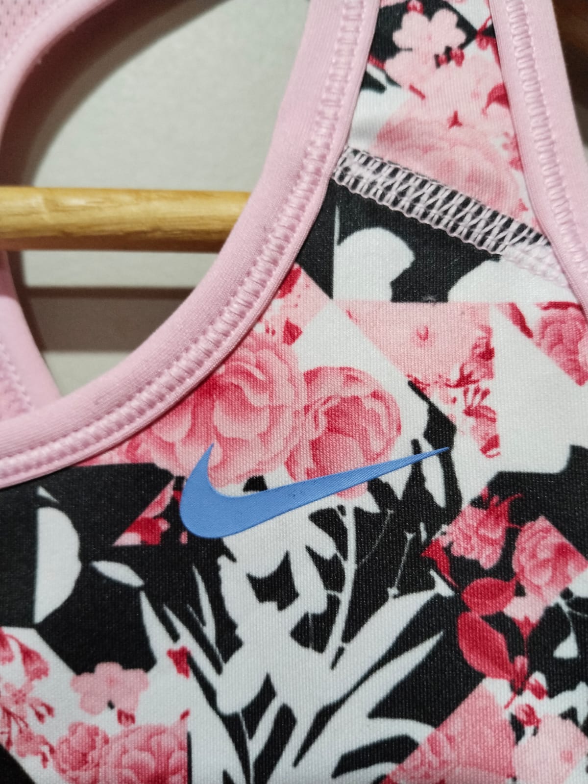 NIKE|S|BUST 12|Girls' Swoosh All Over Print Reversible Sports Bra