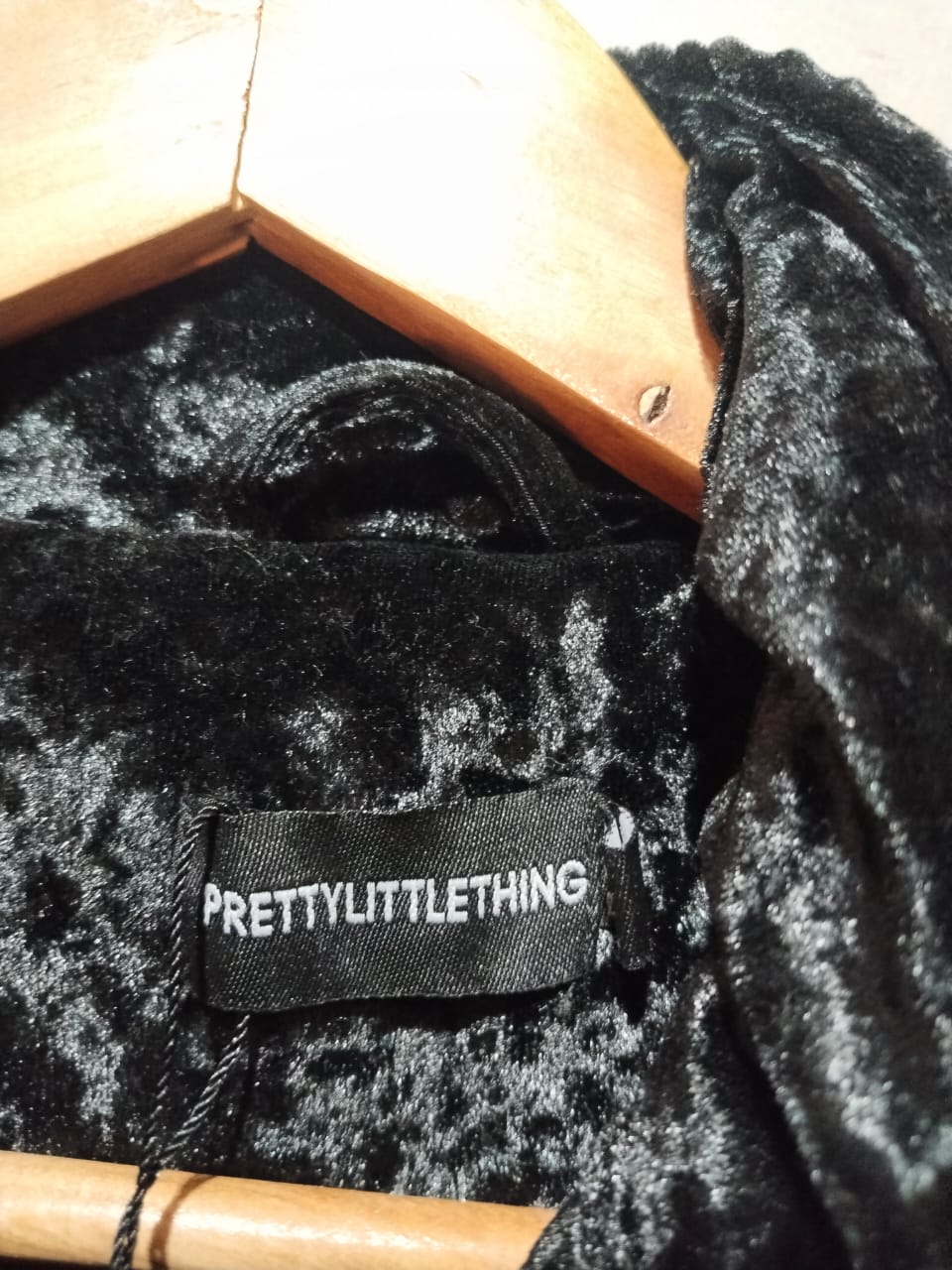 PRETTY LITTLE THING|XS/S|BUST 22|BLACK VELVET CRUSHED MAXI PUFFER COAT