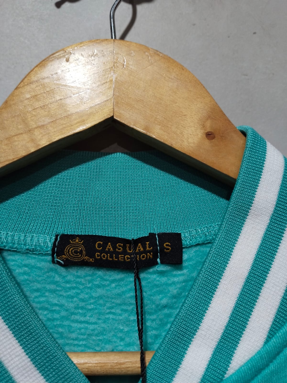CASUAL COLLECTION|S|BUST 22|TEAL AND BLACK CROPPED VARSITY JACKET