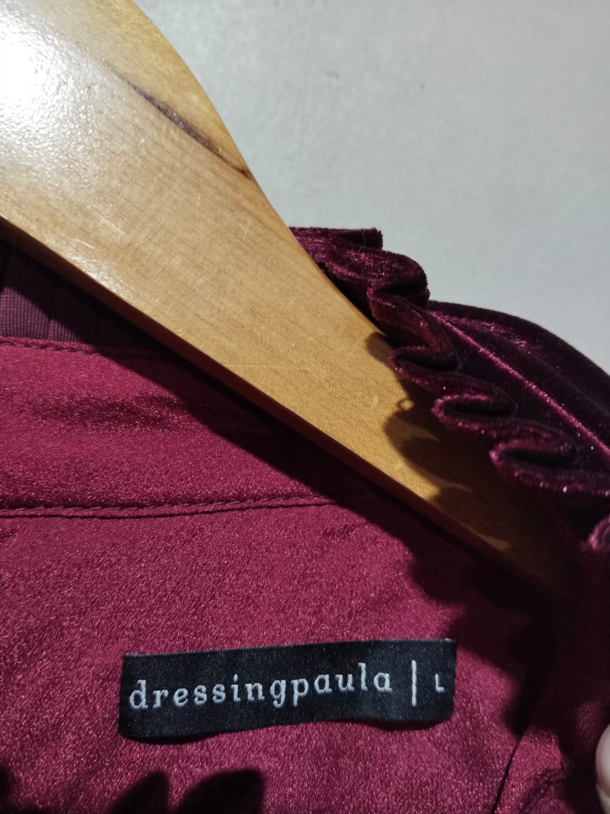 DRESSING PAULA| M/L|BUST 17.5| TED BAKER CORNELA PLEATED VELVET MIDI DRESS