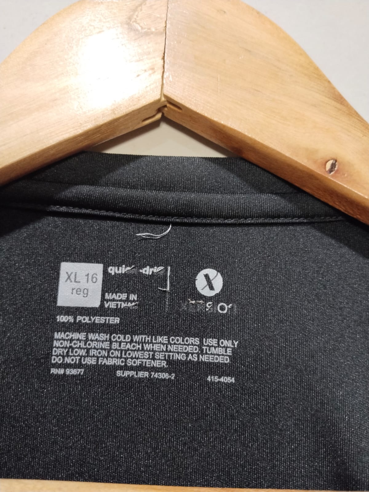 QUICK DRI |L/XL|BUST 15|BLACK AND PINK LONG SLEEVE ATHLETIC T-SHIRT