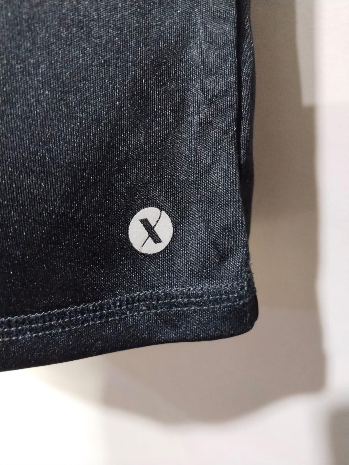 QUICK DRI |L/XL|BUST 15|BLACK AND PINK LONG SLEEVE ATHLETIC T-SHIRT