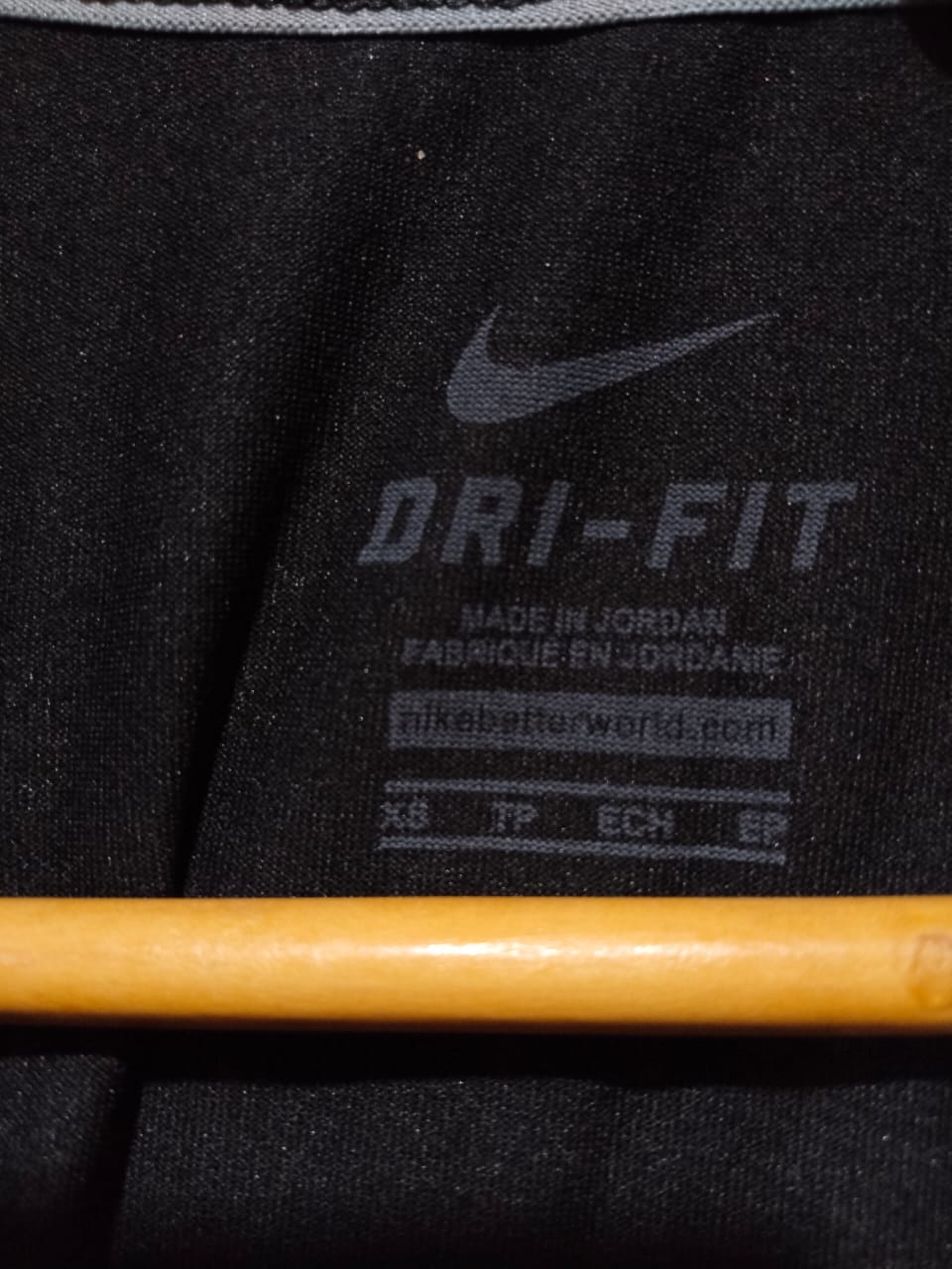 NIKE DRIFIT|XS|BUST 16|REIGN SPORTS PERFORMANCE T-SHIRT