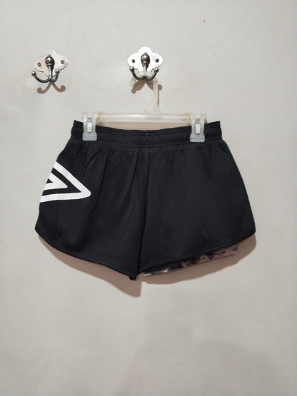 UMBRO|XS|WAIST 24|omen's Black 2-in-1 Training Shorts