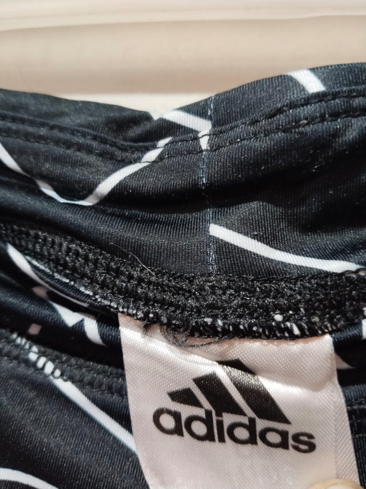 ADIDAS|XS|WAIST 24|ESSENTIALS LOGO ALLOVER PRINT LEGGINGS.