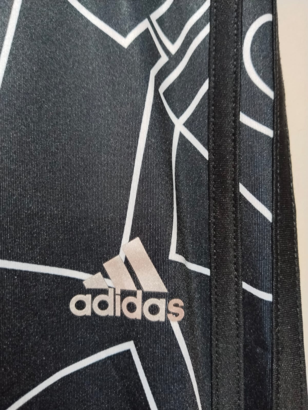 ADIDAS|XS|WAIST 24|ESSENTIALS LOGO ALLOVER PRINT LEGGINGS.