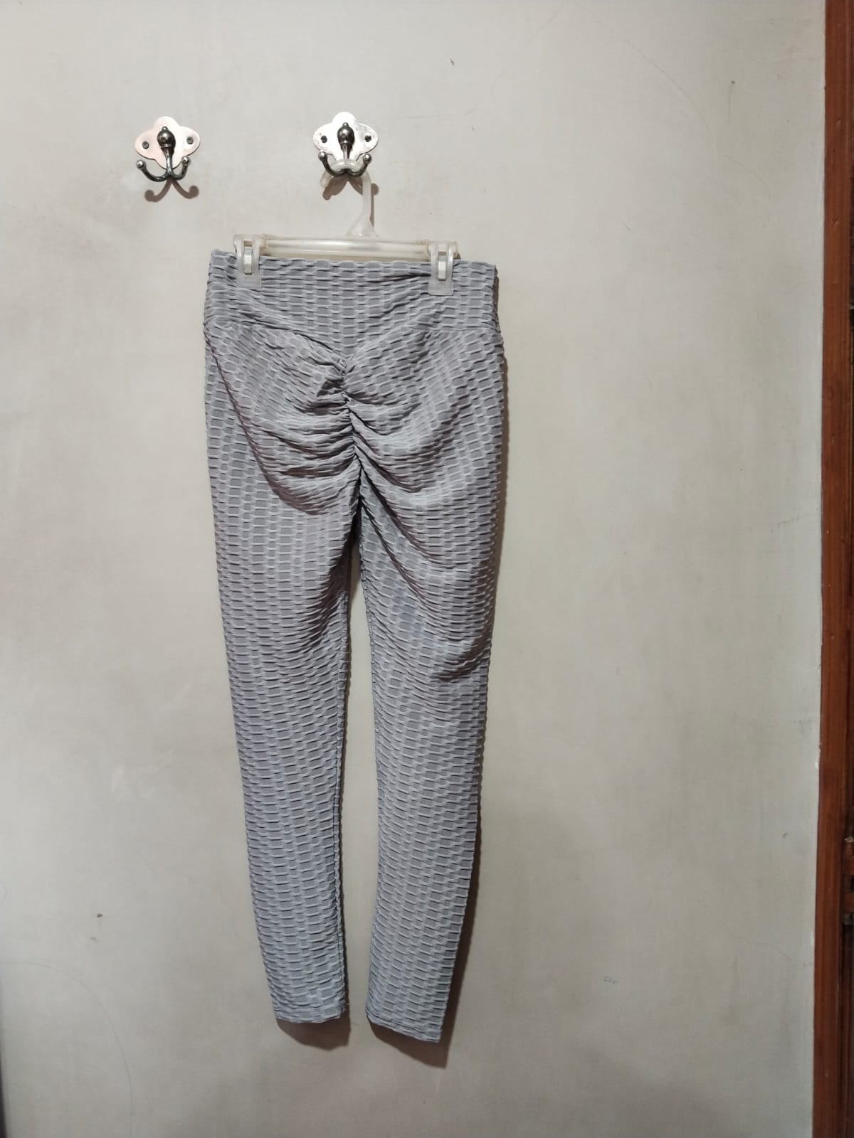 HIGH WAISTED RUCHED HONEYCOMB LEGGINGS|M|WAIST 26