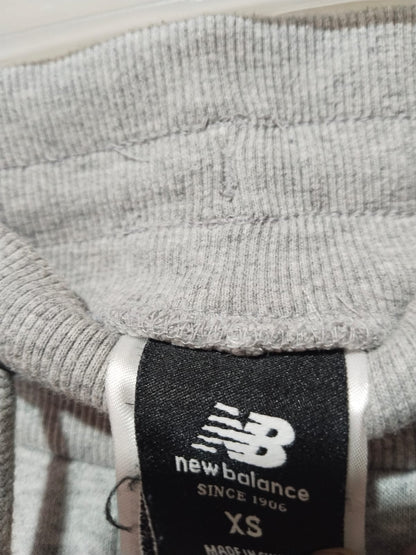 NEW BALANCE|XS|WAIST 26|ATHLETICS ARCHIVE LOGO PRINT JOGGERS