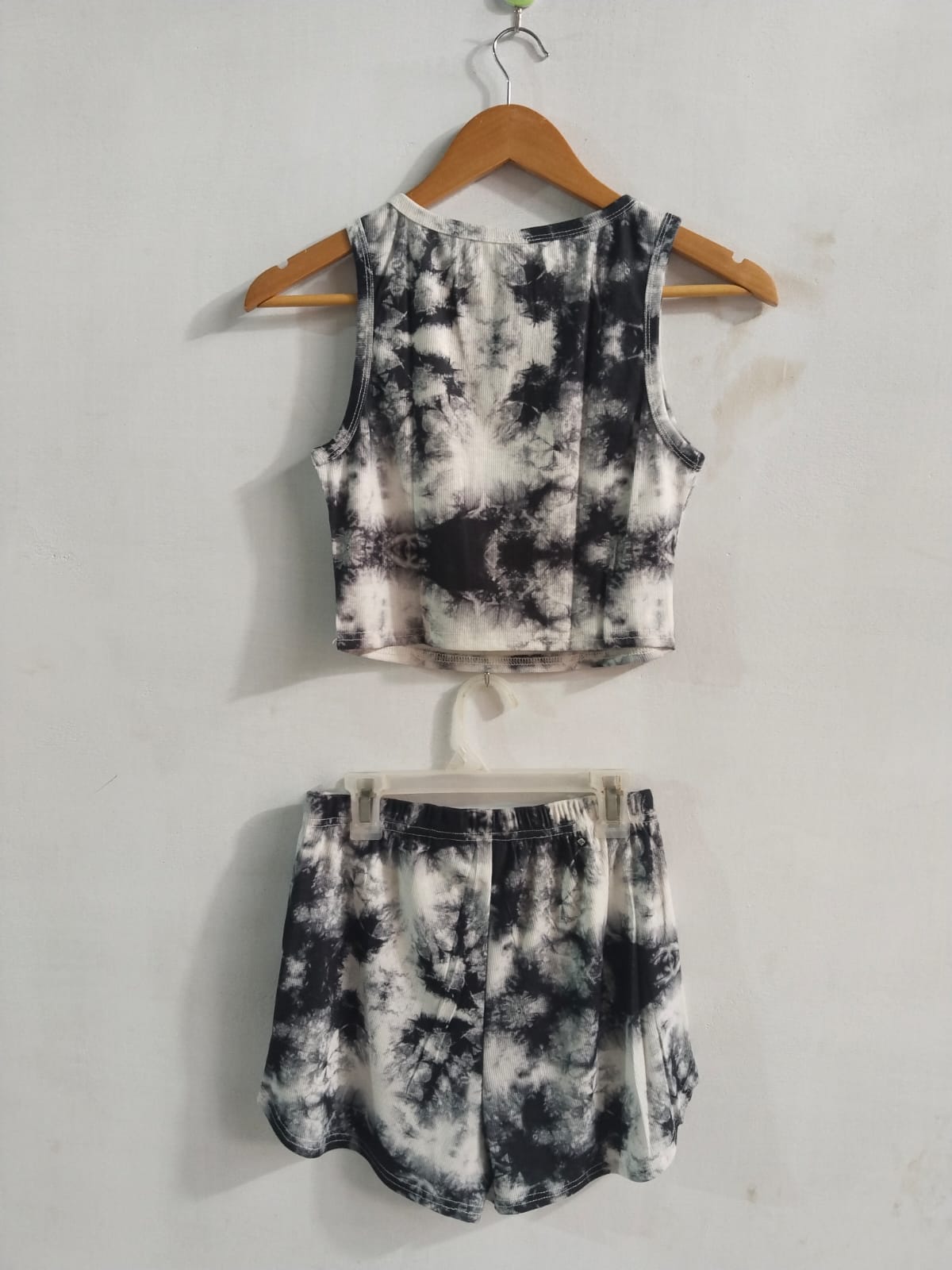 SHEIN|XS|BLACK AND WHITE TIE-DYE TANK TOP AND SHORTS SET