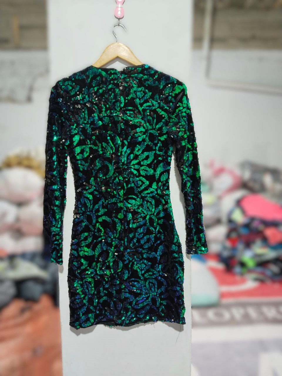 PARISIAN|M|BUST 15|QUIZ GREEN BLACK ALL OVER SEQUIN BODYCON DRESS