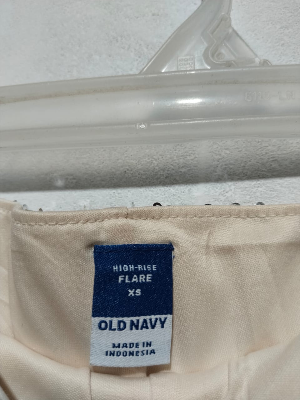 OLD NAVY|XS|WAIST 24|SILVER SEQUIN FLARED TROUSERS