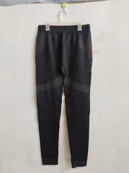 BLACK SEAMLESS ATHLETIC LEGGINGS |L|WAIST 28