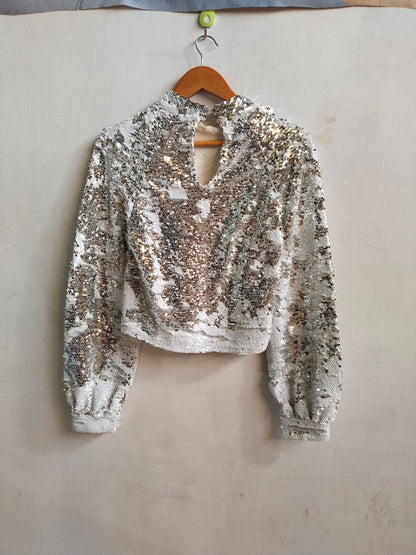 ZARA|S/M|BUST 18|SILVER SEQUIN LONG SLEEVE KEYHOLE CROP TOP