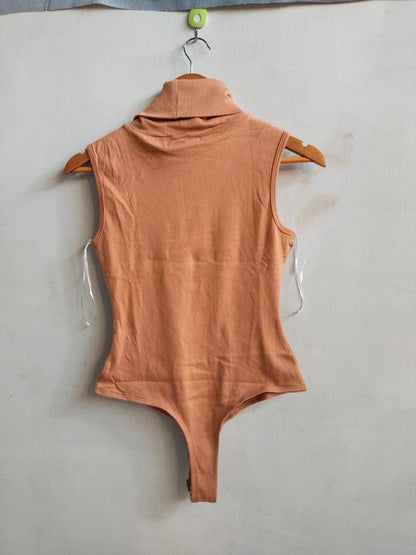 THREADABLE|M|BUST 15|BROWN RIBBED SLEEVELESS TURTLENECK BODYSUIT
