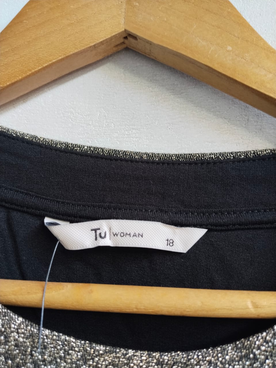 TU WOMAN|XL|BUST 24|BLACK LONG SLEEVE SWEATSHIRT WITH METALLIC TRIM