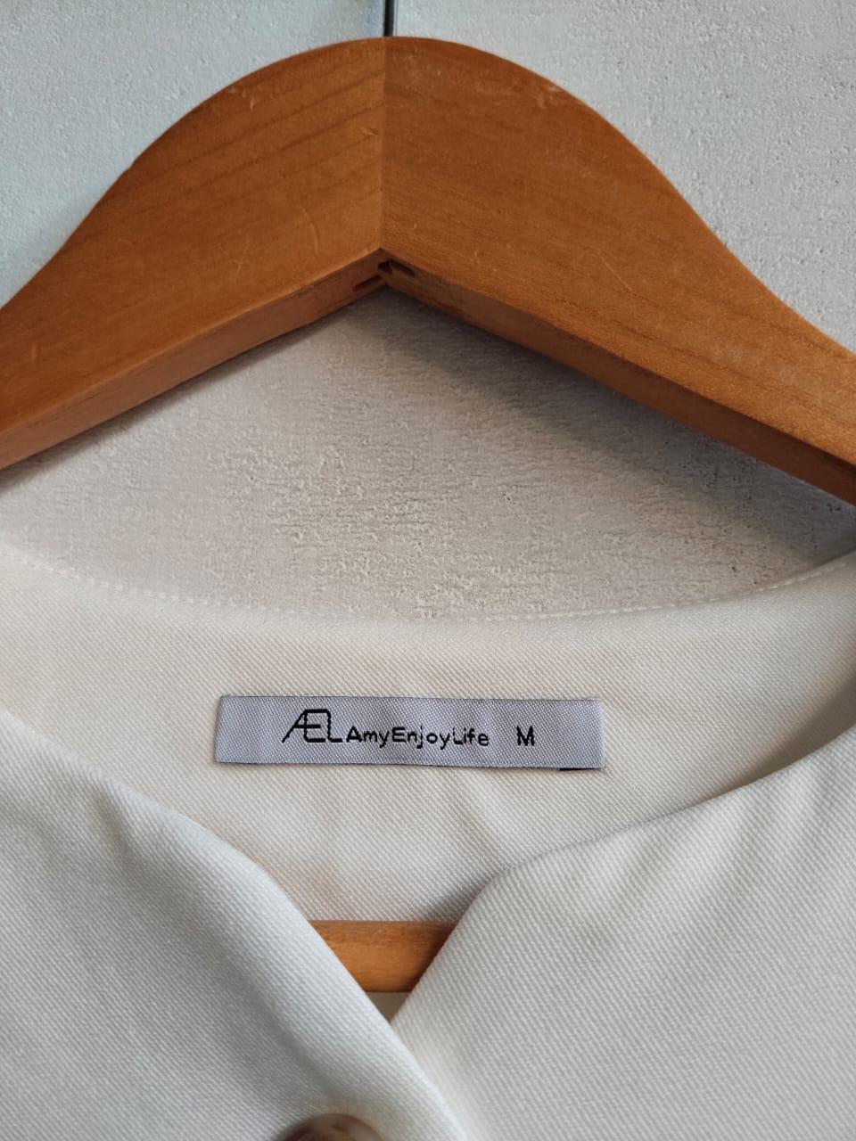 AMY ENJOY LIFE|M|BUST 17|CREAM TAILORED SLEEVELESS VEST WITH POCKETS