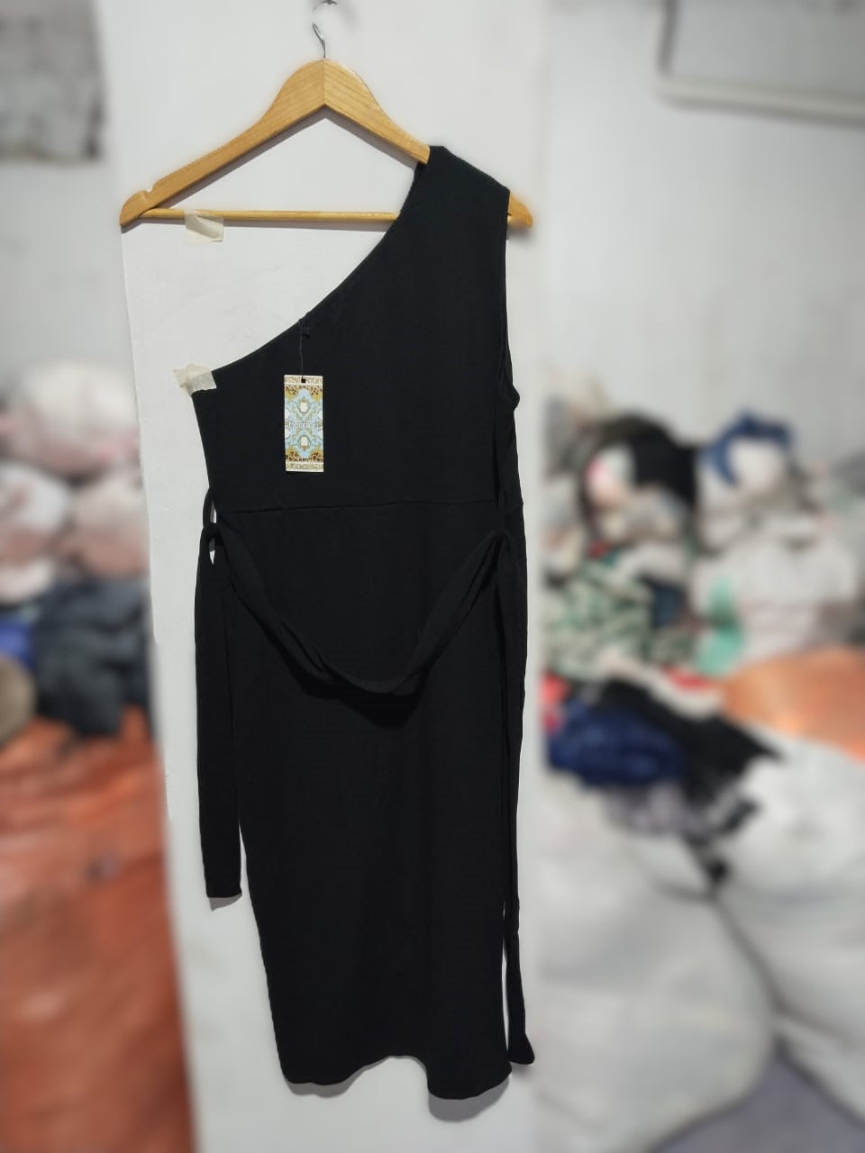 BOOHOO|L/XL|BUST 18|BLACK ONE-SHOULDER DRAPED TULIP HEM MIDI DRESS.