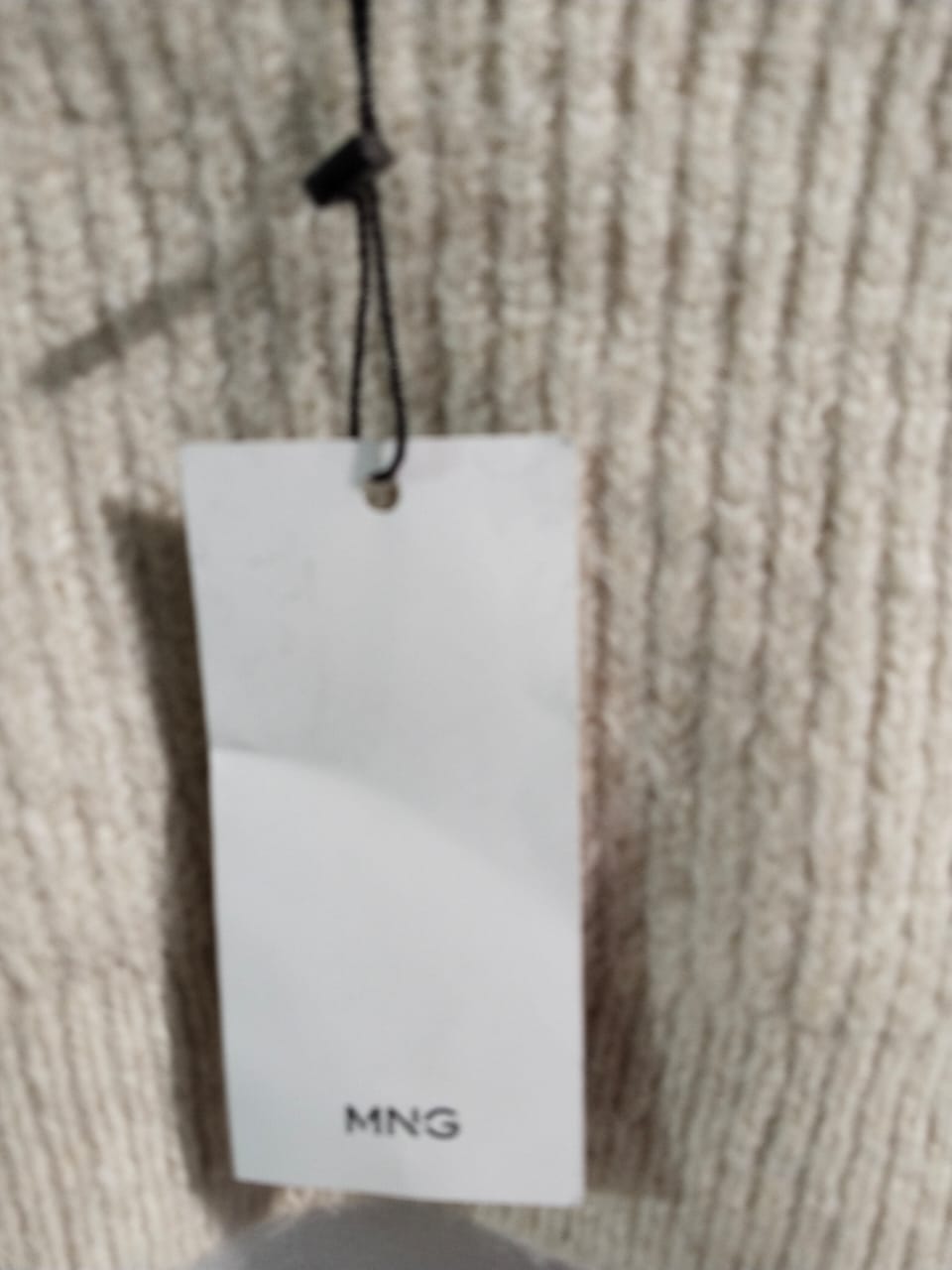 MNG |XS|BUST 13|BEIGE RIBBED KNIT CROP TOP WITH GOLD CHAINS