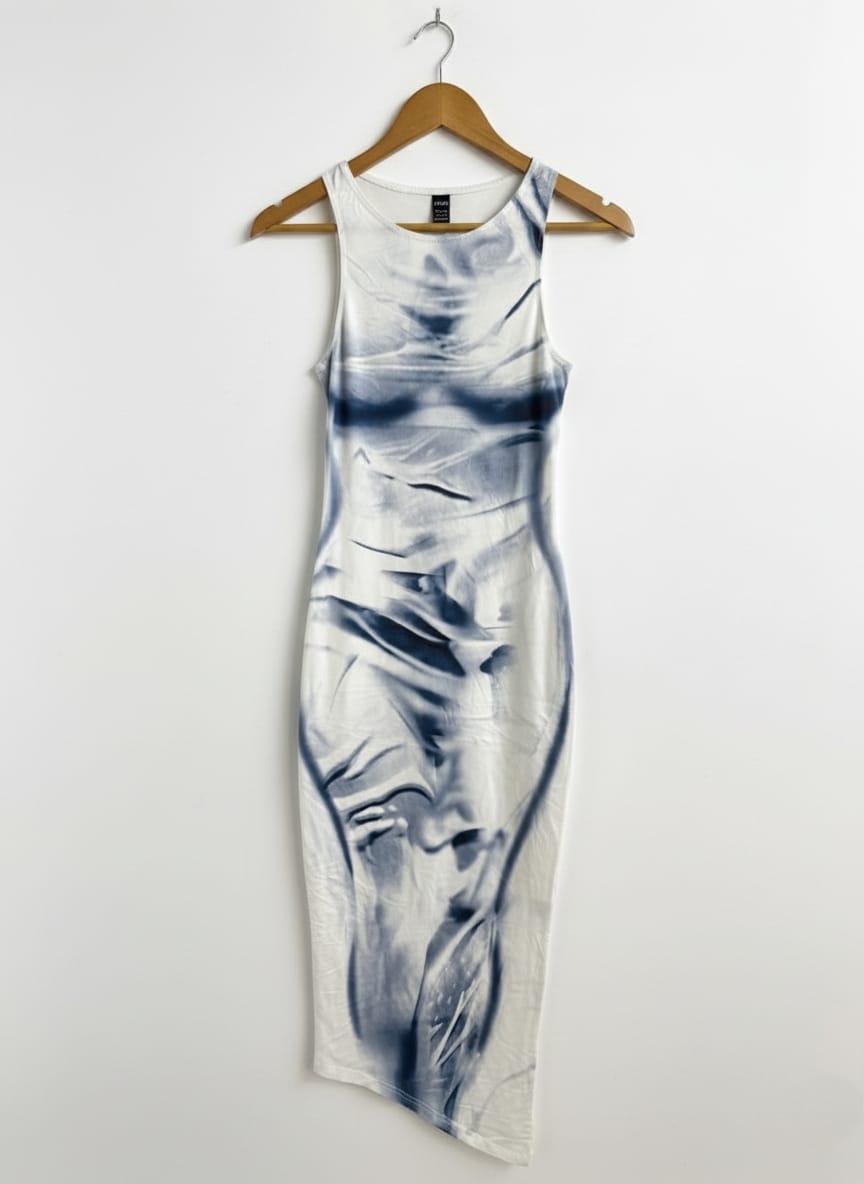 SHEIN|M|BUST 14|ICON BLUE AND WHITE BODY PRINT