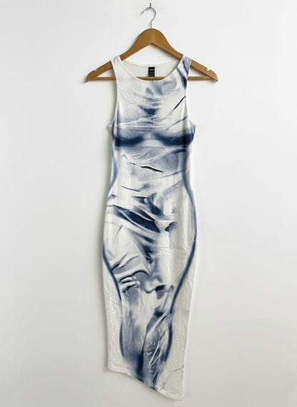 SHEIN|M|BUST 14|ICON BLUE AND WHITE BODY PRINT