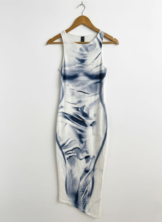 SHEIN|M|BUST 14|ICON BLUE AND WHITE BODY PRINT