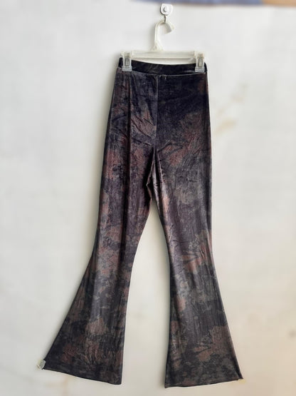 PRETTY LITTLE THING|XS|WAIST 22|VELVET PRINT FLARED TROUSERS
